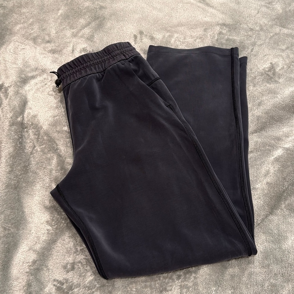 Lululemon sweatpants (super soft)